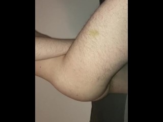 Кончаю в тебя на диване