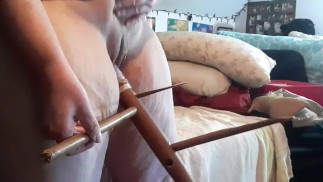 Сломанная ножка стула #4! Пока стою и брызгаю по ногам!