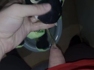 Black-green dragon Peeing #1