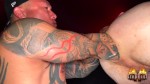 Damian Dragon Fistando Nate Grimes Até O Cotovelo para Studfist