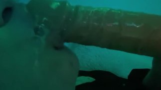 青少年深喉假阳具和阴蒂振动器插科打诨