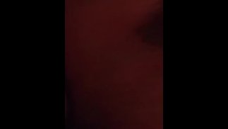 Сосу сиськи моей бывшей соседки по комнате