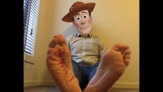 Você tem uma amiga foda em mim - pés de cowboy sexy para te dar uma Woody dura! - PÉ-DE-HOMEM