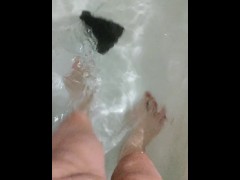 Red nail polish  - Screenshot 3 of 16 - Feet