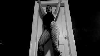 Solo dansende queer trans lapdance Hot grote laarzen FTM erotisch