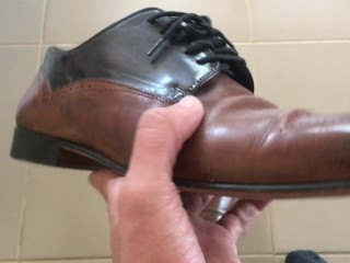 Sapatilhas Cheirando Sapatos POV - Sapatos De Vestido De Couro Italianos Cheiram Tão Bem a Respiração Profunda - Manlyfoot 👞 👃