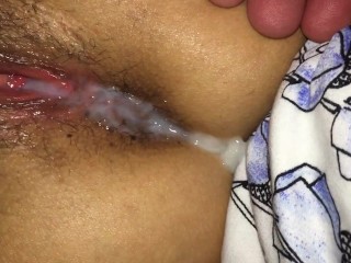 Выталкиваем небрежный второй кремовый пирог дня... Жирный клитор..