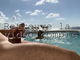Je le suce dehors à la piscine devant des amis screenshot number 2