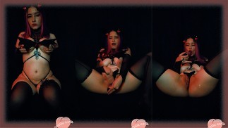 Horny Succubus Loves to Masturbate to Squirt - Lorraine Mortis