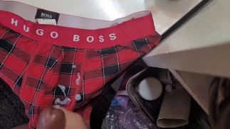 PINOY JAKOL SA MAY HUGO BOSS BOXER BRIEF