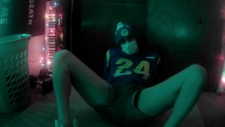 Sporty Femboy strips and plays with himself