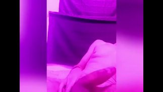 用我粗壮的鸡巴独奏乐趣