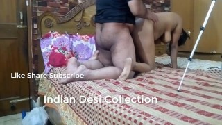 Indiase desi tante geneukt in doggystyle
