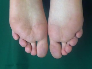 very tasty to suck girls long toes