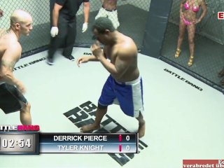 Blonde Schlampe mit natürlichen Titten fickt in einem Boxring