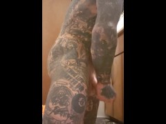 Bathroom Kneeling Jack - Screenshot 13 of 16