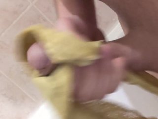 Éjaculation dans ça culotte