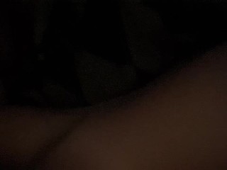 [女性]深夜床，帅气男友不停地舔慢奶