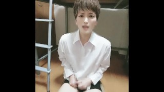 Handsome Japanese masturbation! At the end, stand up and ejaculate a lot! 002