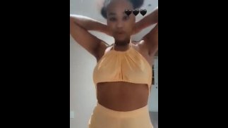 Striptease nur für eine kurze Sekunde lol