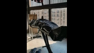 двойной латексный комбинезон руки свободные сперма 