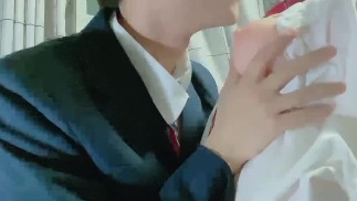[For women]  at that time. Handsome high school student who keeps licking her boobs for 11 minu
