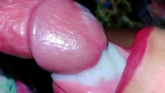 Amiga da minha namorada chupando meu pau no quarto do motel gozei na boca dela