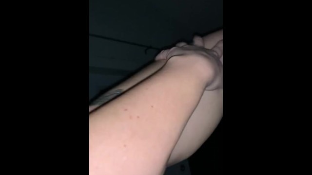 Красивые пальчики ног, свежий педикюр.