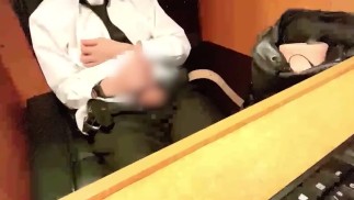 [Вуайеристский стиль] Член общества, которому нравится комфортно мастурбировать