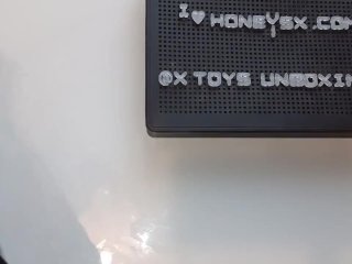 Unboxing Giant dildo monster HoneySX (Bottomtoys)