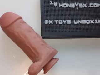 Распаковка гигантского фаллоимитатора монстра HoneySX (Bottomtoys)