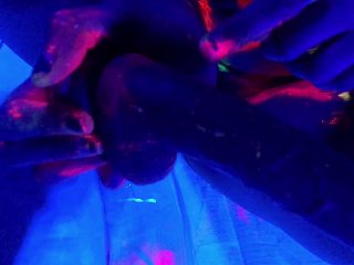 Rave Girl SlutMasturbates During Afterparty