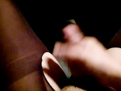 伪娘穿着连衣裙野外露出撒尿 车上自慰 - Screenshot 11 of 16 - Outdoor