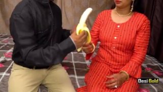 Menina com sexo banana