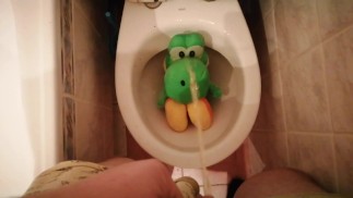Yoshi dinosaur Peeing#1