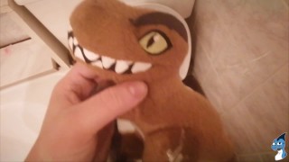 Brown dinosaur Peeing#1