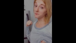 Nudna Trans Dziewczyna- Chcę Tylko Zobaczyć Pewnego Penisa
