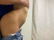 Preview 2 of chica amateur en jeans haciendo porno casero - Tara Rico