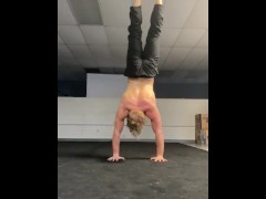 Hot guy doing handstand 