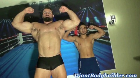 Comparação de tamanho muscular de fisiculturista gigante, corpo incrível!