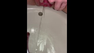 Controlled piss into sink