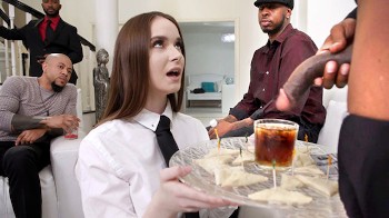 วิดีโอเต็ม - Hazel Moore ทำ Gangbang ก้นด้วย Cocks สีดำขนาดใหญ่ | พรฮับ