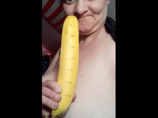 Tried so "HARD" to put in 4 inches, only made it to 3! 7 inch banana while topless 