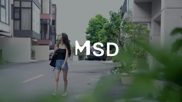 色白のちっぱい彼女とベッドでヤリまくるハメ撮り