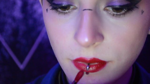 TransBoy Lipstick Applications and Candy Sucking