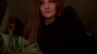 GTS- ВЕЛИКАНША НАХОДИТ ТЕБЯ ПРЯЧУЩИМСЯ НА СВОЕЙ РОЖДЕСТВЕНСКОЙ ЕЛКЕ, веселится с тобой 