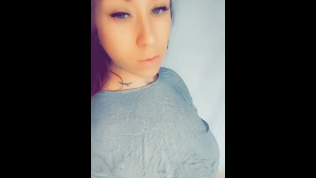 Dreaded tattooed milf, teases you and dances.