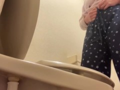 トイレまで来たのにパジャマの紐が硬くて取れなくてそのままお漏らし