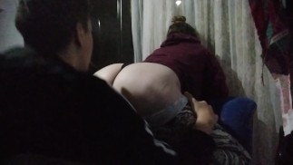 Я трахаю невестку в кресле, пока жена отдыхает в своей комнате