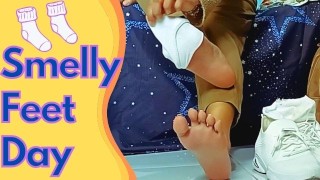 SMELLY FEET Diary 🥴 | Behind The Scenes